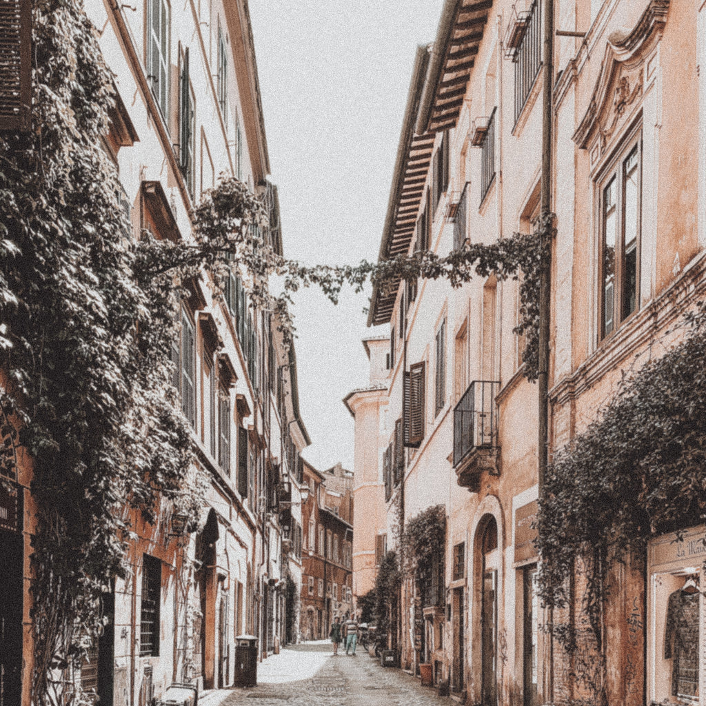 italienische Gasse in einem Bergdorf in Vintage Optik
